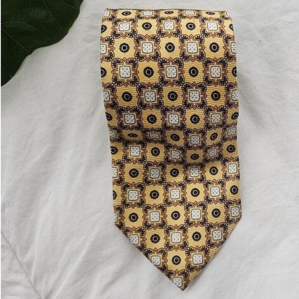 Azalea‎ 100% Silk men tie made in Italy gold geometric design